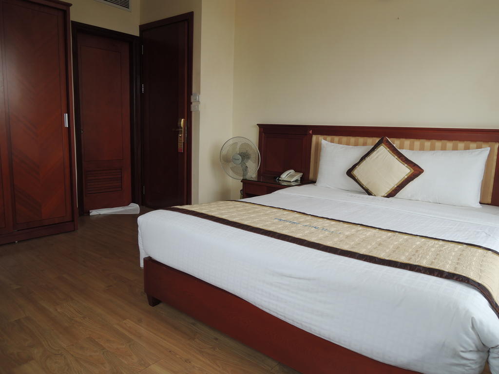 Satel Hotel Hanoi Room photo