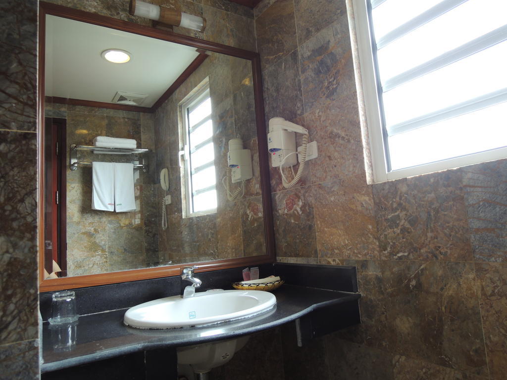 Satel Hotel Hanoi Room photo